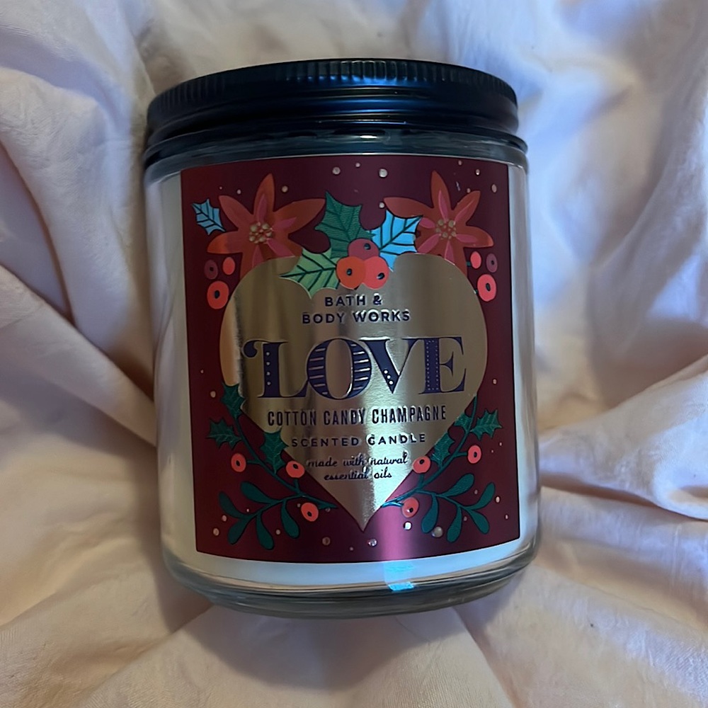 Bath and Body Works cotton candy champagne candle